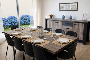 Dining - Cosy house 4 bedrooms, Saint-Coulomb center, beaches 5mn (Saint-Coulomb)