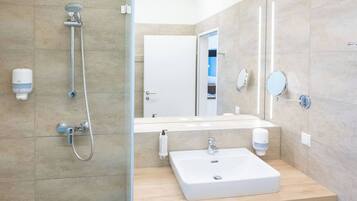Apartment, 1 Schlafzimmer, barrierefrei, Raucher | Badezimmer