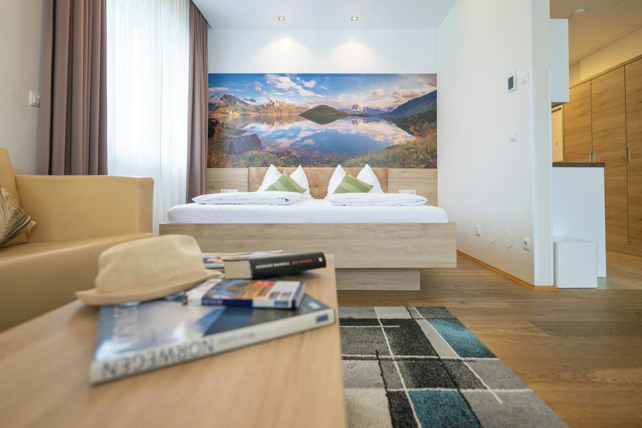 Apartment, 1 Bedroom, Accessible, Smoking | Living room