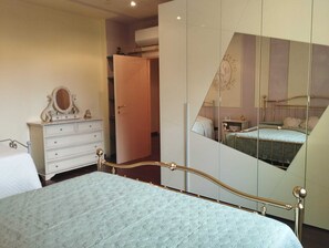 2 Schlafzimmer, Bügeleisen/Bügelbrett, kostenloses WLAN, Bettwäsche