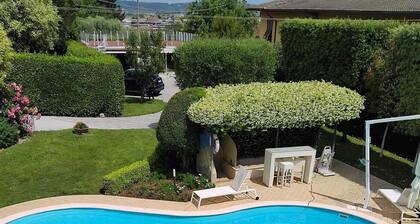 Luxurious apartment in villa with exclusive use of pool and garden