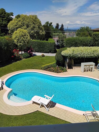Luxurious apartment in villa with exclusive use of pool and garden