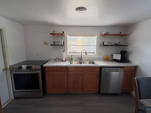 Private kitchen - 15 Mins from Masters at Augusta National, Downtown Augusta & Augusta Mall! (Augusta)