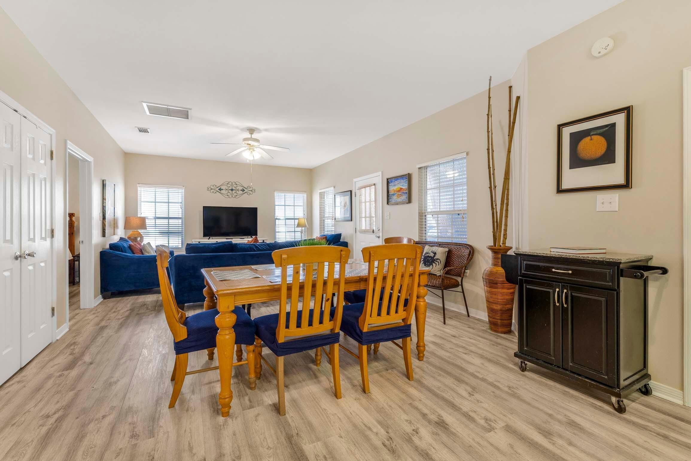 Cabin, 2 Queen Beds (The Rookery 3501) | Living area
