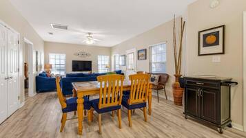 Cabin, 2 Queen Beds (The Rookery 3501) | Living area
