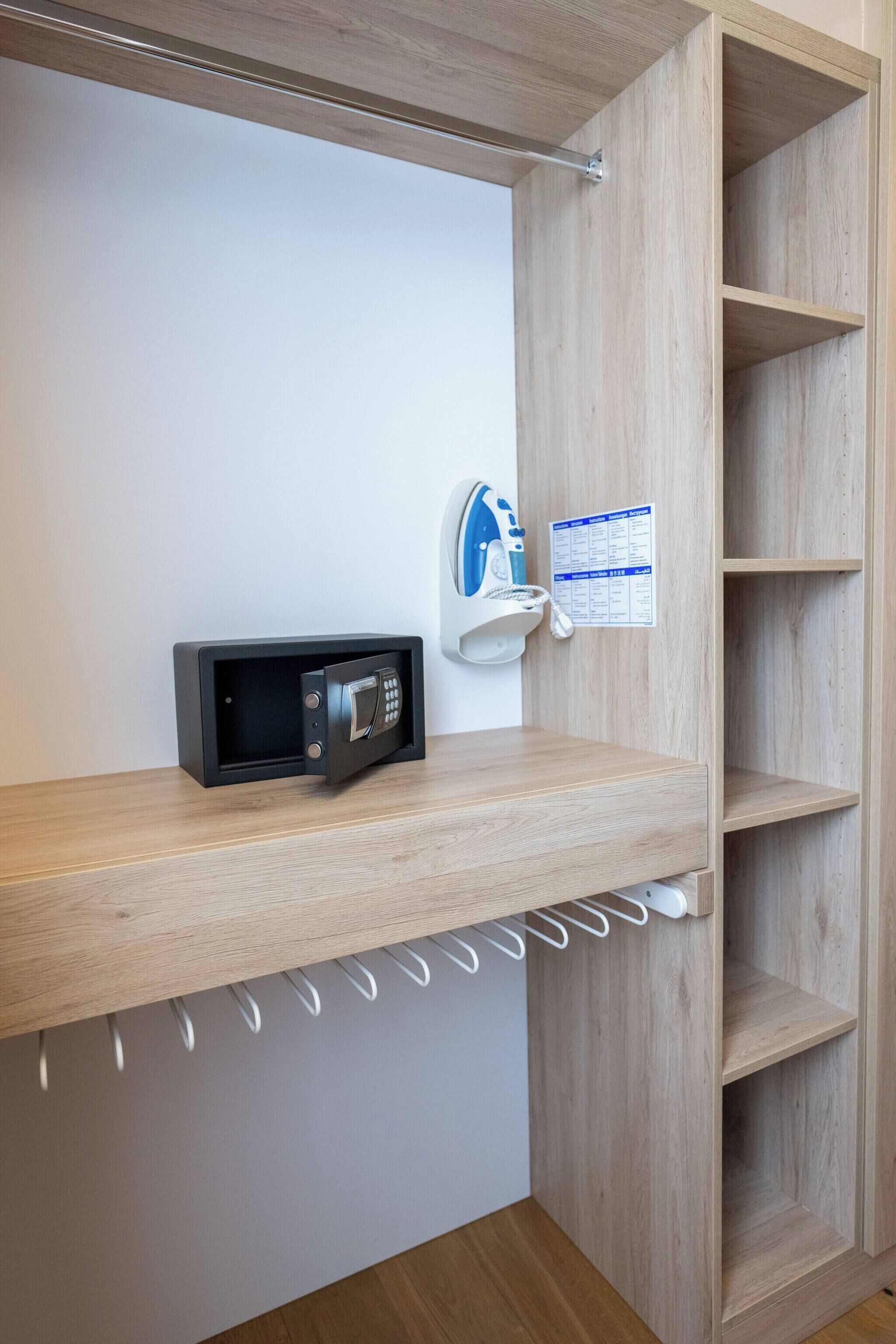 Apartment, 1 Bedroom, Accessible, Smoking | Interior