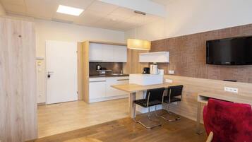 Apartment, 1 Bedroom, Accessible, Smoking | Interior