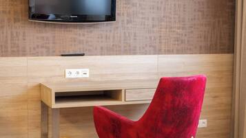 Apartment, 1 Bedroom, Accessible, Smoking | Room amenity