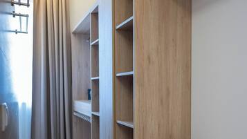 Apartment, 1 Bedroom, Accessible, Smoking | Bahagian dalam