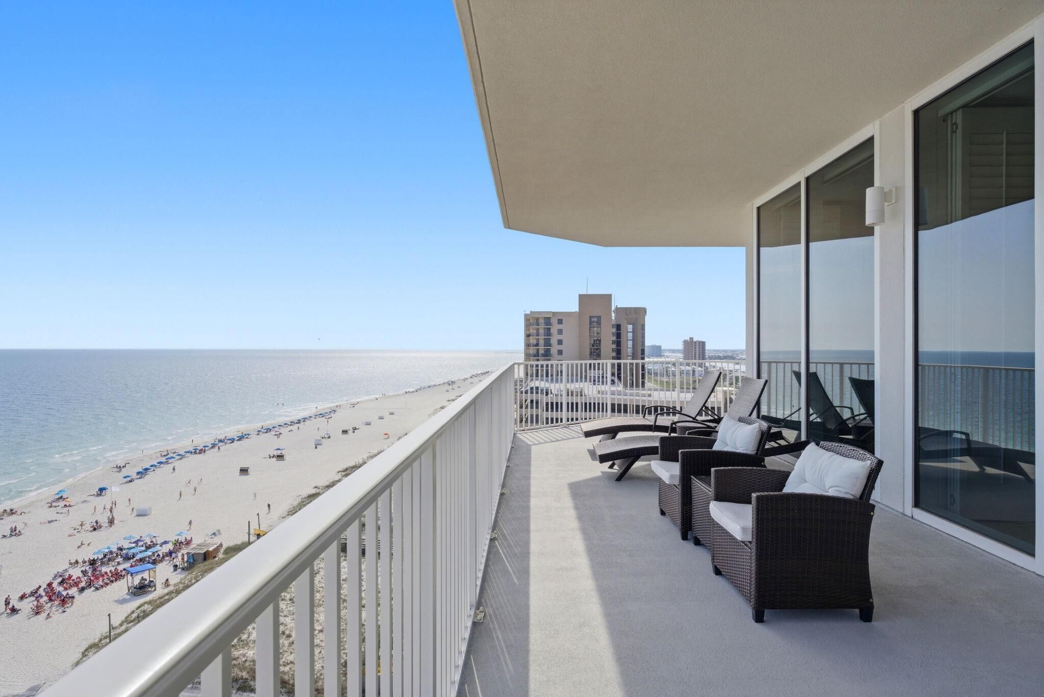 คอนโด, หลายเตียง (Mediterranean West 1002) | บริเวณที่พัก