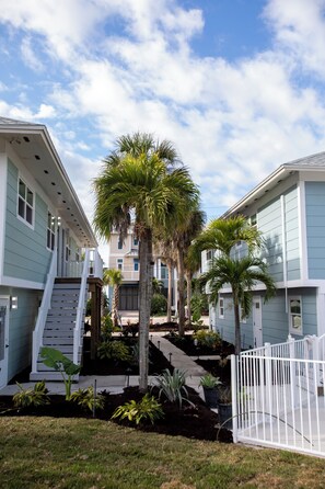 Property grounds - The Wren (Fort Myers Beach)