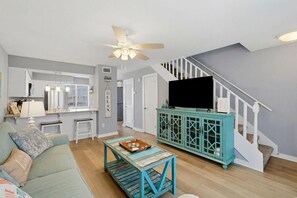 Condo, 1 Queen Bed with Sofa bed (Sand Dollar 30) | Living area - Sand Dollar 30 (Gulf Shores)