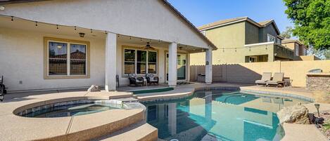 House (5 Bedrooms) | Front of property