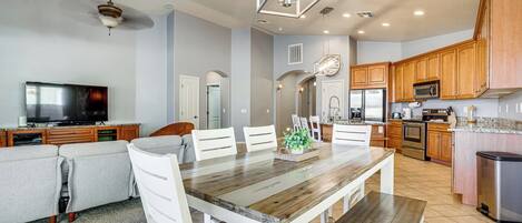 House (5 Bedrooms) | Interior