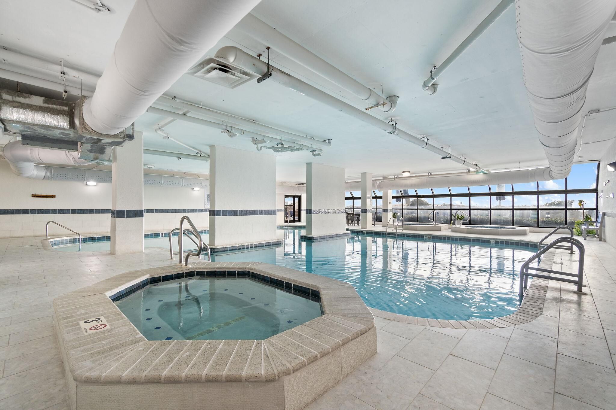 Kondominium, 1 Tempat Tidur King dengan tempat tidur Sofa (Phoenix 6 102) | Kolam renang