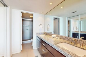 Interior - All-suite Coastal Retreat: Suntide III - Unit 405 (South Padre Island)
