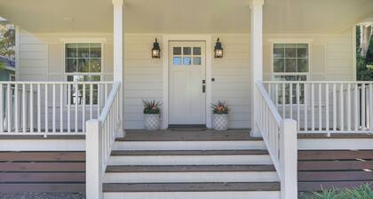 5 Mi to Pier Village: Coastal Jade Cottage