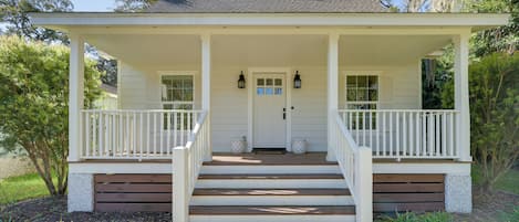 House (3 Bedrooms) | Front of property