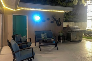 Interior - Steps to Sand! Singer Island Getaway w/ Bikes (Singer Island)