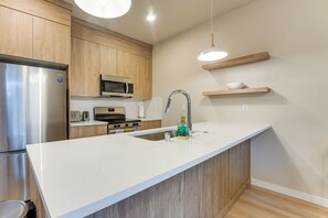 Apartment (2 Bedrooms) | Interior - Newly Built PNW Home: 1 Mi to WSU & Med Center (Vancouver)