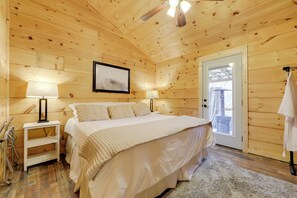 House (1 Bedroom) | Interior - Soaking Tub! Creekside Couples Haven in Cosby (Cosby)