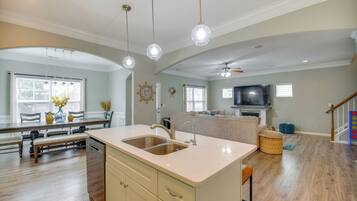 Talo (4 Bedrooms) | Sisätilat