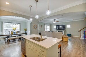 Talo (4 Bedrooms) | Sisätilat