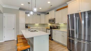 House (4 Bedrooms) | Interior