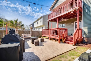 A backyard patio with outdoor furniture, a barbecue grill, and a red deck. - 2 Blks to Beach! Family Home w/ Hot Tub in Norfolk (Norfolk)