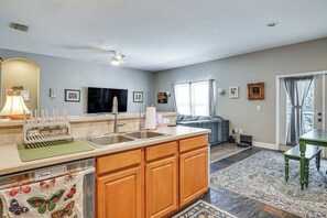 Interior - Private Pool & Lanai: Wfh-friendly Seffner Retreat (Seffner)