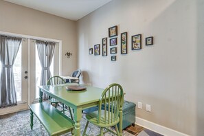 Interior - Private Pool & Lanai: Wfh-friendly Seffner Retreat (Seffner)