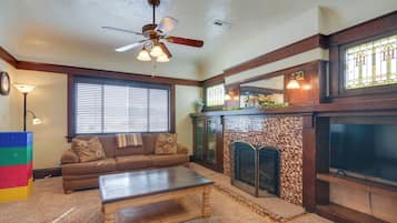 House (5 Bedrooms) | Interior