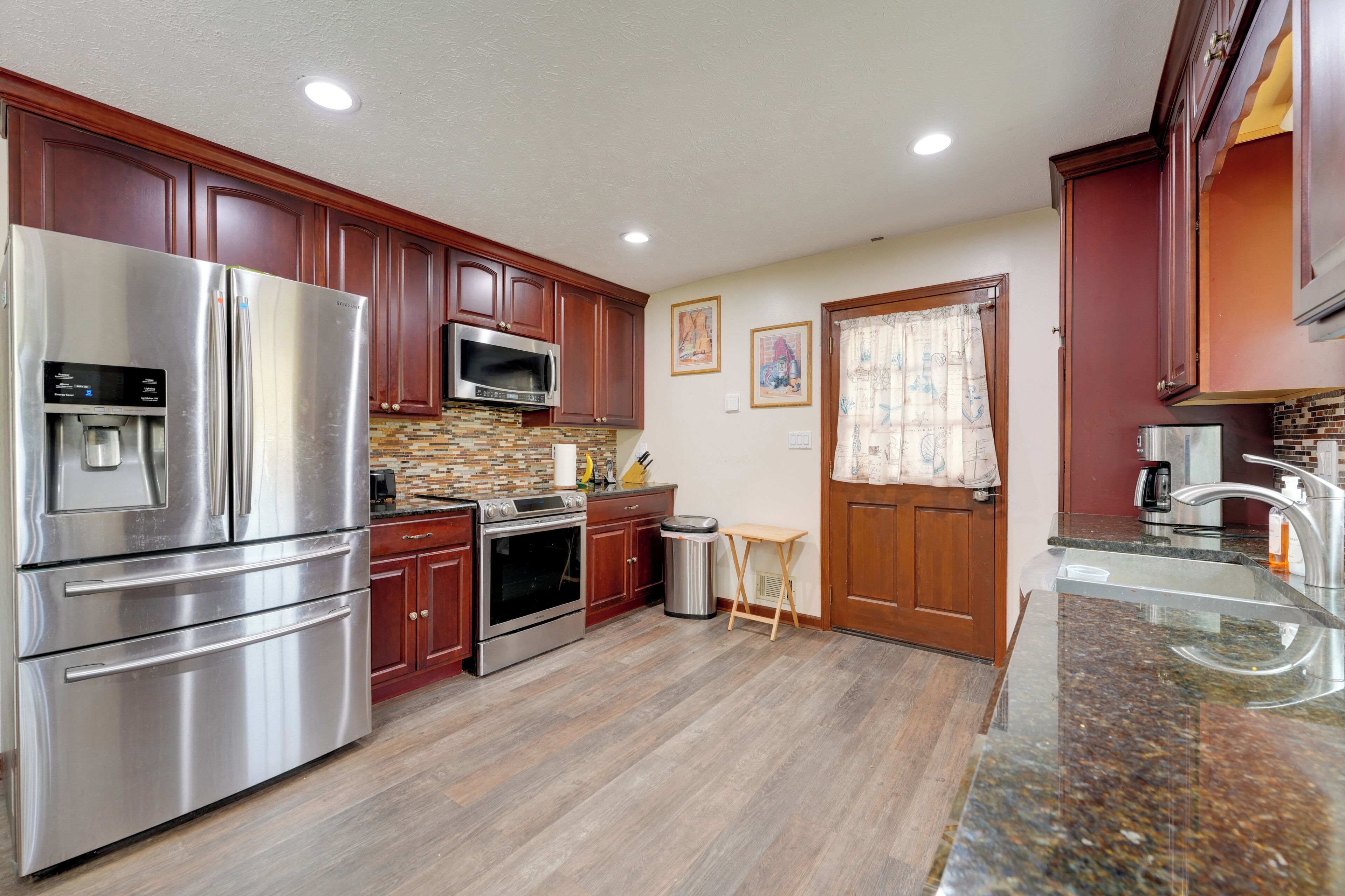 House (4 Bedrooms) | Interior