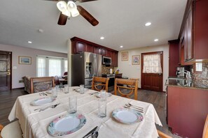 House (4 Bedrooms) | Interior