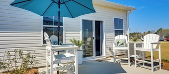 2 Mi to Ocean Isle Beach! Coastal Getaway w/ Patio