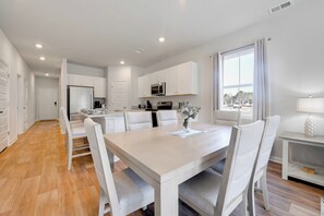 Apartment (3 Bedrooms) | Interior - 2 Mi to Ocean Isle Beach! Coastal Getaway w/ Patio (Ocean Isle Beach)