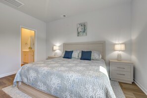 Apartment (3 Bedrooms) | Interior - Near Golf! Family Escape 6 Mi to Ocean Isle Beach (Ocean Isle Beach)