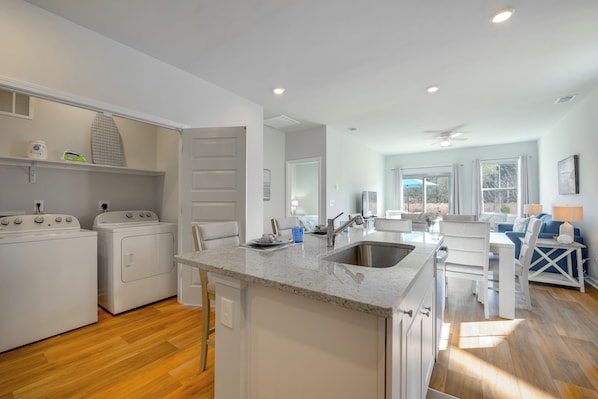 Apartment (3 Bedrooms) | Interior - Near Golf! Family Escape 6 Mi to Ocean Isle Beach (Ocean Isle Beach)