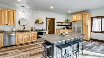 House (3 Bedrooms) | Interior