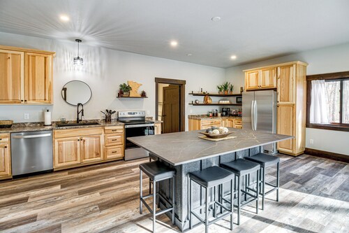 4 Mi to Golf: Family Home in Nisswa, Near Lakes!