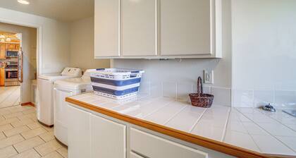 Golfer's Haven! Mtn-view Dewey Gem w/ Pool Access