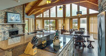 Sauna & Pool Table: Family Home on Lake Chicagon