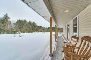 Interior - Explore the White Mountains! Spacious Rural Home (Thornton)