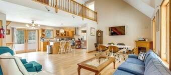 Explore the White Mountains! Spacious Rural Home