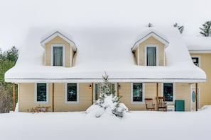 Interior - Explore the White Mountains! Spacious Rural Home (Thornton)