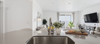 Modern Eagle Retreat | 4BR • Sleeps 8 • Dog-Friendly + Pickleball