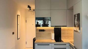 Micro-ondes, four, plaque de cuisson