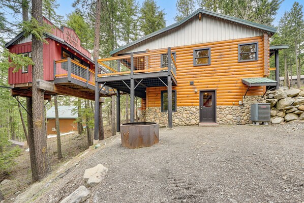 Interior - 1 Mi to Cle Elum Lake! Family Cabin w/ Game Room (Cle Elum)