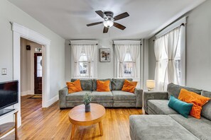 Interior - Walk to Dtwn & Rail Trail: Family Home in Lebanon (Lebanon)