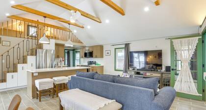 Lakeside Charm! Updated Home Near Mtn Creek Resort